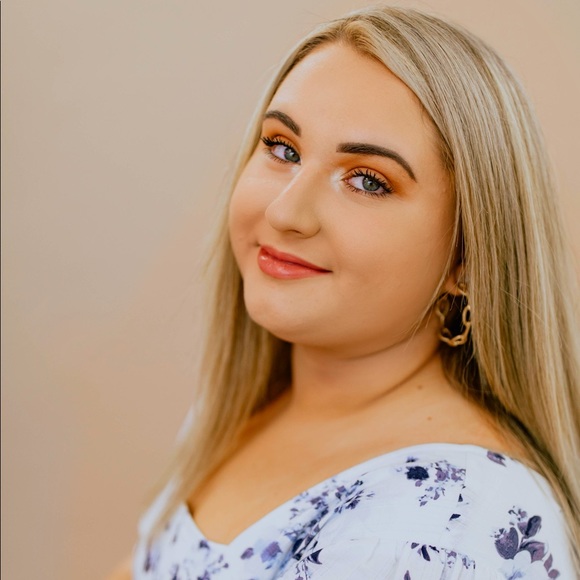 Meet your Posher, Marissa - Picture 2 of 2